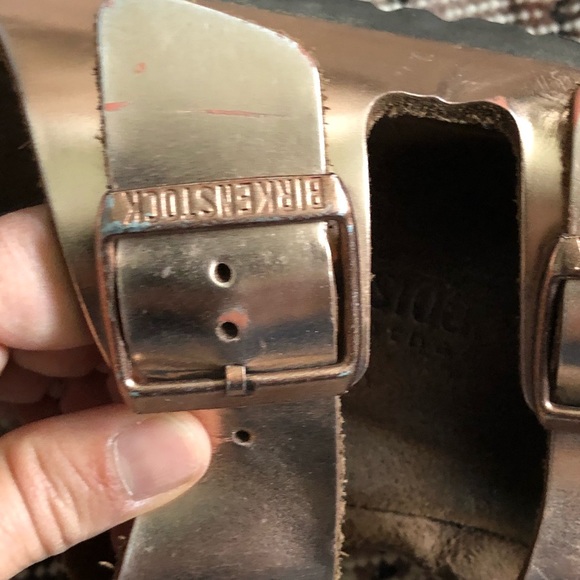 Birkenstock’s Metallic Rose Gold Sandals - Picture 7 of 8
